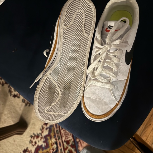 Nike White Court Legacy Next Nature Sneakers - Picture 5 of 6